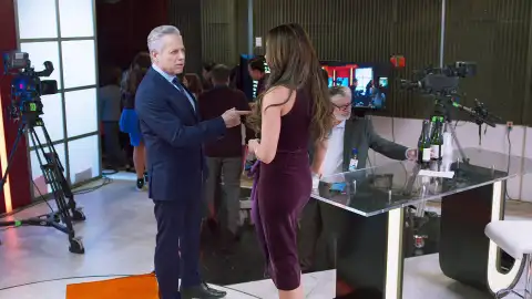 Julieta confiesa a Sergio que Yuri ocultaba a El Cholo en la mansión familiar  Julieta confiesa a Sergio que Yuri ocultaba a El Cholo en la mansión familiar