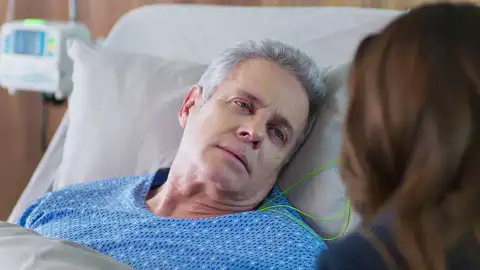 Sergio sufre un infarto y le pide a Alicia una segunda oportunidad Sergio sufre un infarto y le pide a Alicia una segunda oportunidad