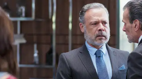 Don Alberto despide al director de Recursos Humanos de su compañía por acosar a Mariana Don Alberto despide al director de Recursos Humanos de su compañía por acosar a Mariana