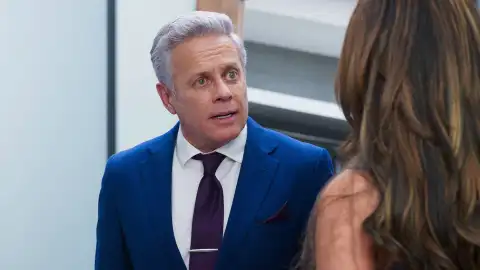 Sergio pone fin a su relación con Julieta y la echa de su casa Sergio pone fin a su relación con Julieta y la echa de su casa