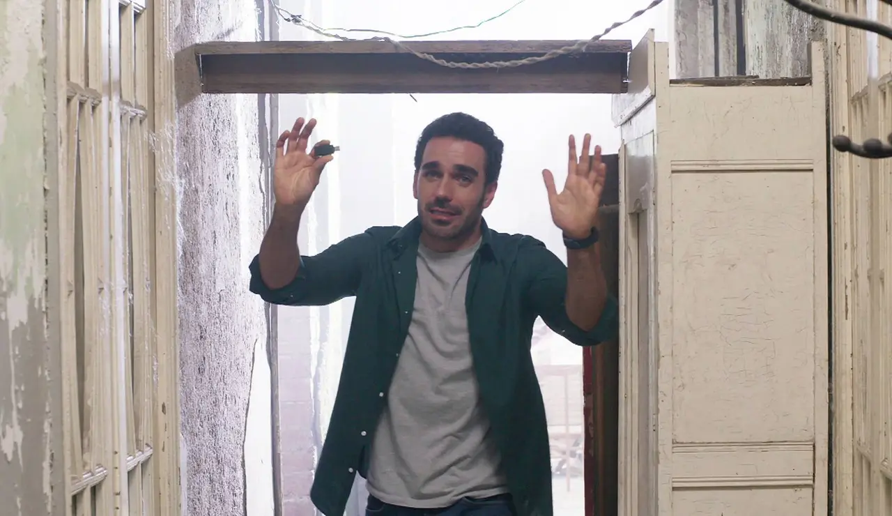 El Toro secuestra a Sofía y Martín arriesga su vida por salvar a su hija