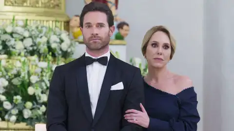 Luis Alberto espera en el altar a Mariana Luis Alberto espera en el altar a Mariana