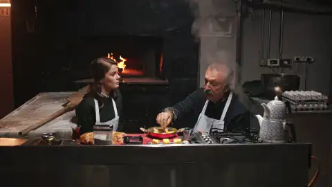 Rifat y Nalan Tras el cristal