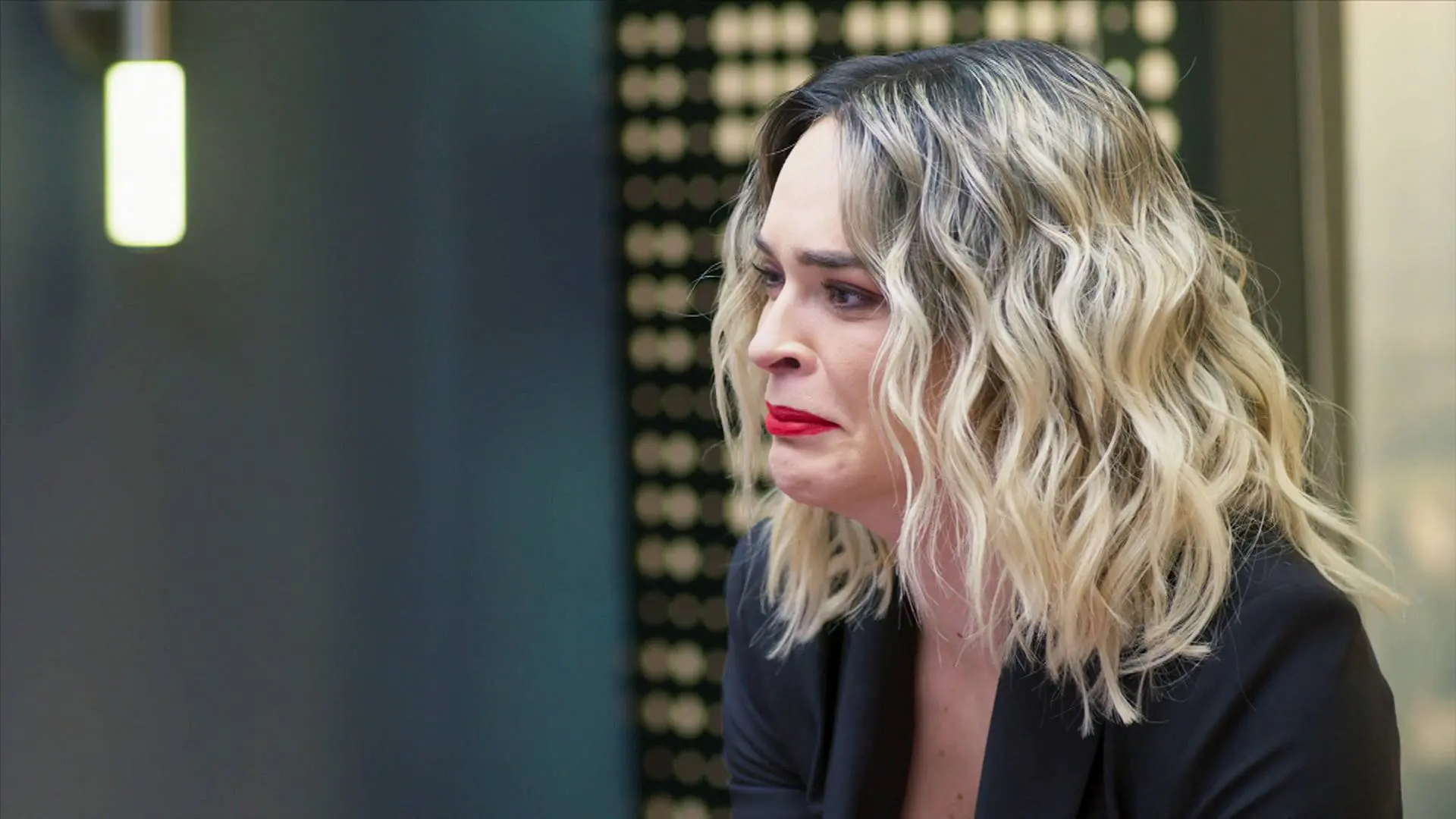Soraya entra en cólera al descubrir que Mariana está embarazada