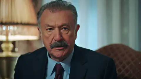 Rifat Tras el cristal