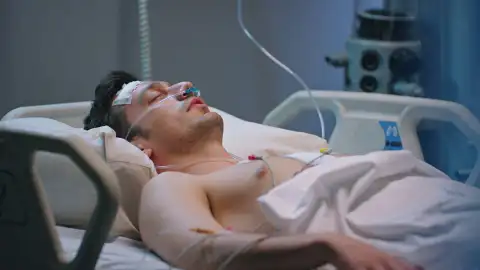 Sedat Koroglu Tras el cristal