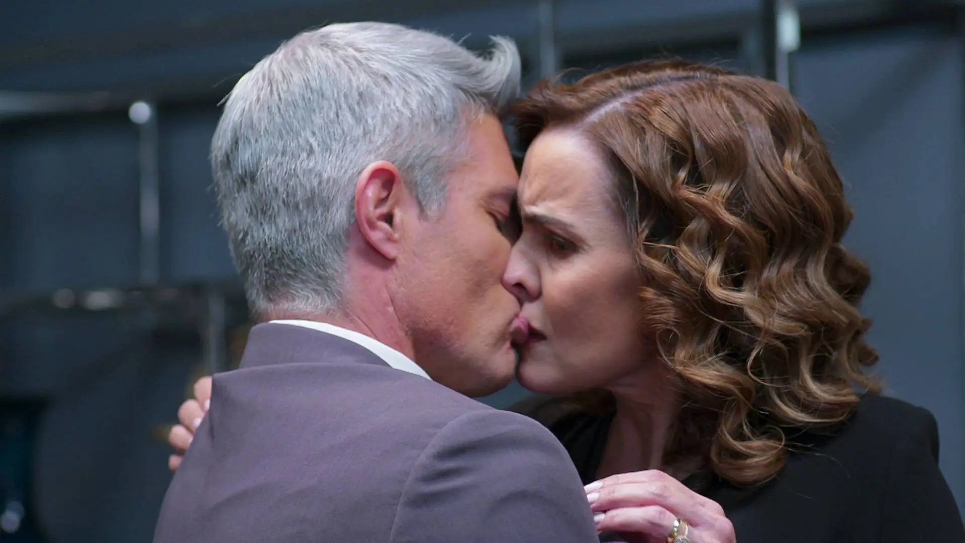 León revela su amor obsesivo por Daniela y queda al descubierto: Elena y Soraya descubren su verdadera cara