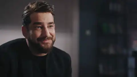 Sedat Tras el cristal