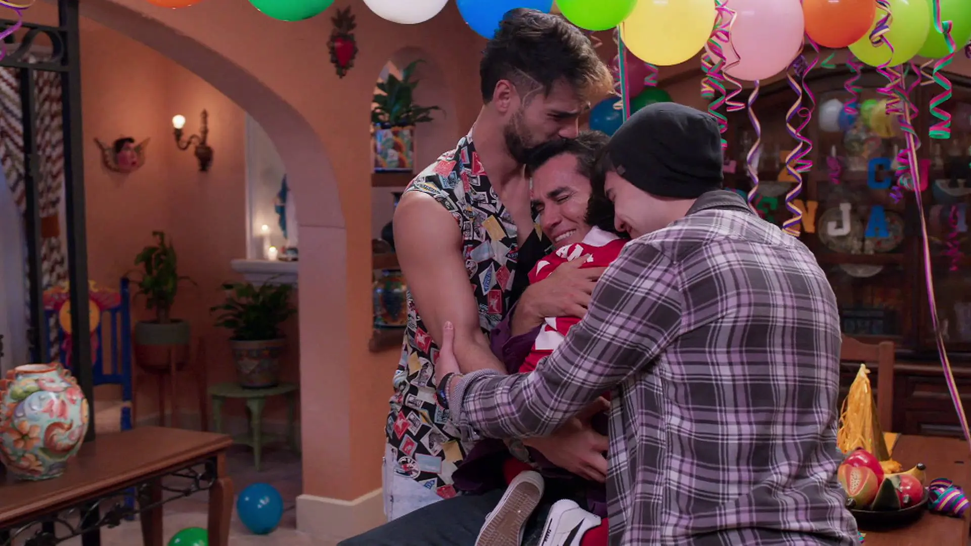 Los hermanos de Vicente arropan a su hermano Los hermanos de Vicente arropan a su hermano