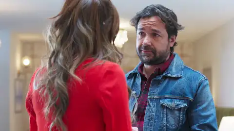 Mariana le agradece a José todo lo que ha hecho por Betito Mariana le agradece a José todo lo que ha hecho por Betito