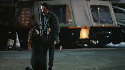 Cana y Alp Tras el cristal