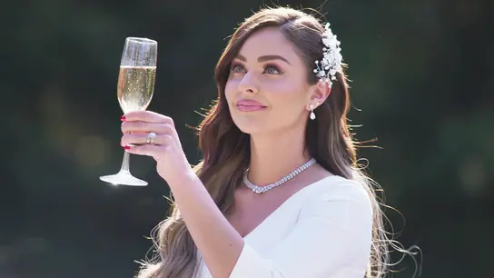 Mariana hace un brindis especial por los que ya no están Mariana hace un brindis especial por los que ya no están