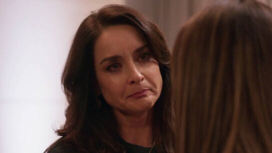 Natalia le pide a Andrea que vuelva a casa con ella