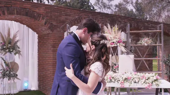 Andrea y Omar se casan, pero un inesperado susto enturbia su boda Andrea y Omar se casan, pero un inesperado susto enturbia su boda