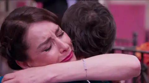 Natalia promete proteger a Benjamín mientras su amor por Chente se hace cada vez más fuerte Natalia promete proteger a Benjamín mientras su amor por Chente se hace cada vez más fuerte