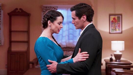 Natalia debe llevar a cabo su plan antes de irse a vivir con Chente