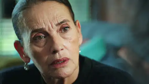 Feride Tras el cristal