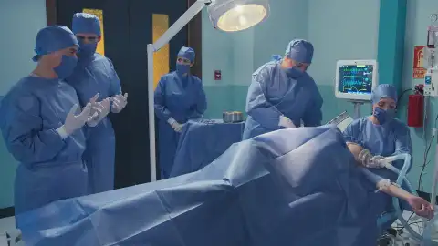 Valeria es operada de urgencia Valeria es operada de urgencia