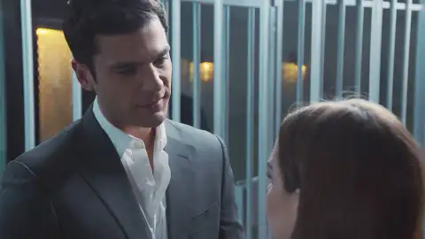 Iker acepta llevar el caso de Valeria Iker acepta llevar el caso de Valeria