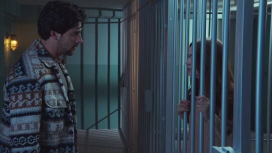 Mateo recrima a Valeria haber usurpado la identidad de Natalia 