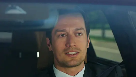 Sedat Tras el cristal