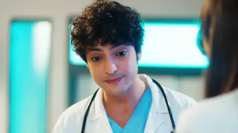 Alí consigue levantar el ánimo de Nazli Alí consigue levantar el ánimo de Nazli