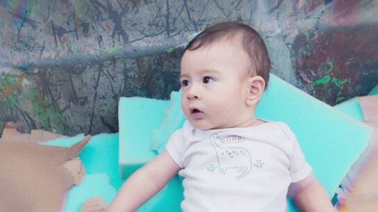 Fedra abandona al hijo de Valeria y Mateo en un contenedor de basura