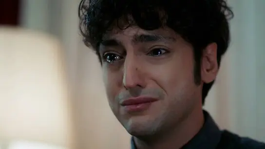 "No eres una carga, eres un regalo": Adil conmueve a Vefa al recordarle el amor incondicional de su hermano Ahmet "No eres una carga, eres un regalo": Adil conmueve a Vefa al recordarle el amor incondicional de su hermano Ahmet