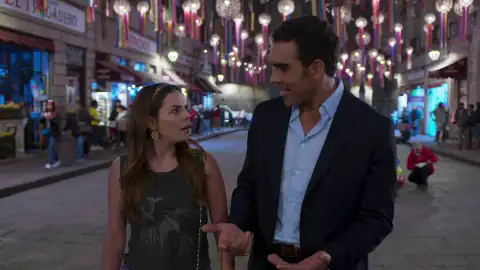 Paula y Rogelio discuten acaloradamente... pero el amor termina por unirlos Paula y Rogelio discuten acaloradamente... pero el amor termina por unirlos