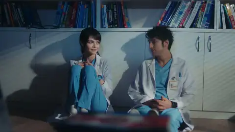 Nazli y Alí se convierten en novios oficialmente Nazli y Alí se convierten en novios oficialmente