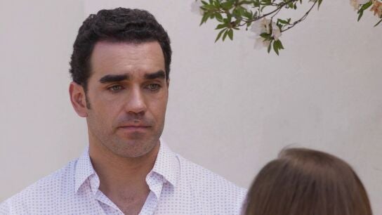 La apareción de Lucas descoloca a Martina y Rogelio 