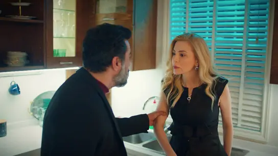 Nebahat le pide el divorcio a Akif Nebahat le pide el divorcio a Akif