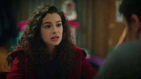 Asiye se sincera con Kadir: "Estoy enamorada de Doruk" Asiye se sincera con Kadir: "Estoy enamorada de Doruk"