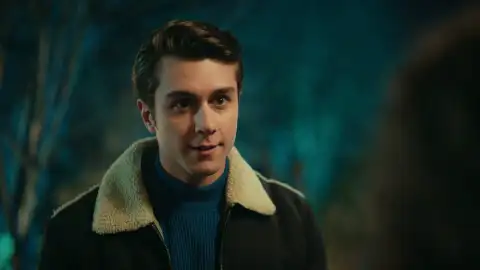 Doruk sorprende a Asiye por su cumpleaños y conquista su corazón... pero no el de Kadir Doruk sorprende a Asiye por su cumpleaños y conquista su corazón... pero no el de Kadir