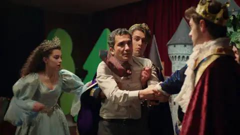 Orhan arriesga su vida para impedir una tragedia en Ataman Orhan arriesga su vida para impedir una tragedia en Ataman