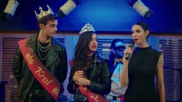 El secreto mejor guardado de Akif sale a la luz en la fiesta de disfraces del Ataman