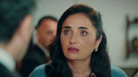 Seng&uuml;l le revela a Orhan que est&aacute; embarazada y le pide que no se case con G&ouml;n&uuml;l... pero ya es demasiado tarde