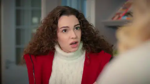 Asiye descubre que Şevval es la culpable de la muerte de la señora Sevgi Asiye descubre que Şevval es la culpable de la muerte de la señora Sevgi