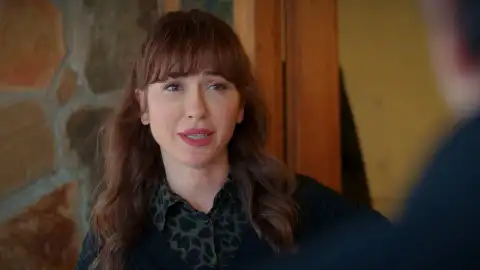 Ayla arruina a los Eren y Gönül chantajea a Orhan para que vuelva a su lado a cambio de ayudarle a recuperar el dinero que les han robado Ayla arruina a los Eren y Gönül chantajea a Orhan para que vuelva a su lado a cambio de ayudarle a recuperar el dinero que les han robado
