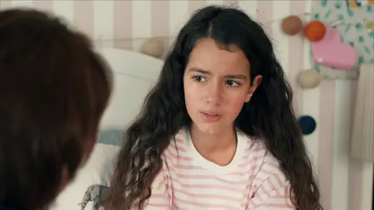 Tilsim está enfadada con su madre: ha crecido sin su cariño y siente que no le deja tener vida propia Tilsim está enfadada con su madre: ha crecido sin su cariño y siente que no le deja tener vida propia