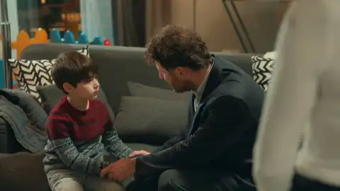 Kuzey se despide del hombre al que ve como su padre Kuzey se despide del hombre al que ve como su padre