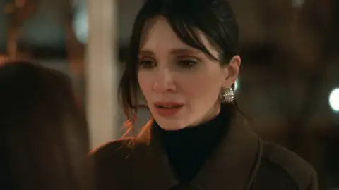 Irmak regresa de nuevo a la vida de Karsu y Filiz Irmak regresa de nuevo a la vida de Karsu y Filiz