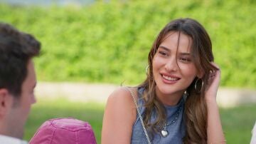 Lydia causa furor en el Ataman, pero ella solo tiene ojos para Ömer