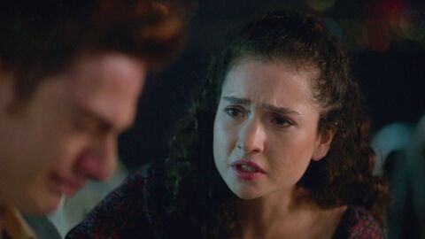 Aybike se convierte en el mayor apoyo de Berk tras conocer que es adoptado