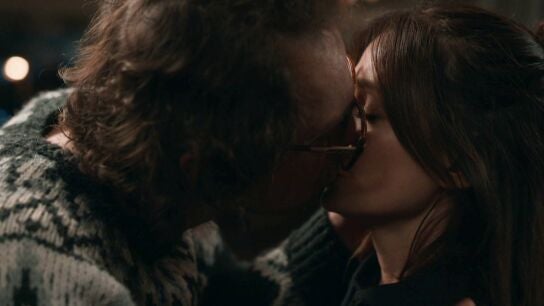 El beso de Karsu delante de Reha enciende la chispa: Atilla se lanza y la besa