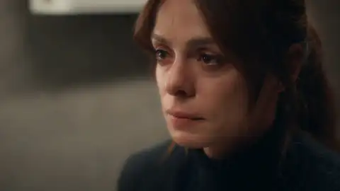 Karsu intenta rehacer su vida tras la traición de Atilla y se hace una firma promesa: no volver a llorar por ningún hombre Karsu intenta rehacer su vida tras la traición de Atilla y se hace una firma promesa: no volver a llorar por ningún hombre