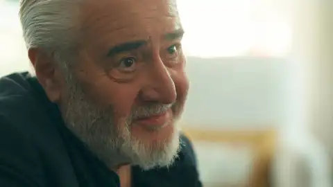 Hasan le pide matrimonio a Filiz Hasan le pide matrimonio a Filiz