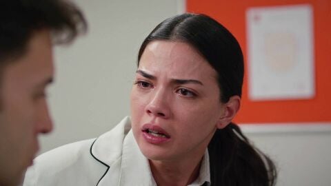 Yasmin, enojada con Tolga y Aybike 