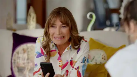 Filiz le revela a Karsu que Hande es infiel a Reha Filiz le revela a Karsu que Hande es infiel a Reha