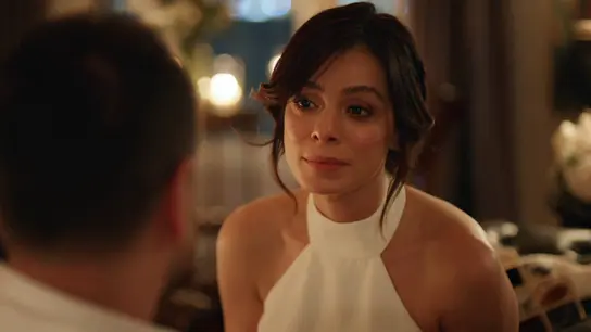 Karsu quiere mantener su boda con Bora en secreto hasta que hable con sus hijos Karsu quiere mantener su boda con Bora en secreto hasta que hable con sus hijos